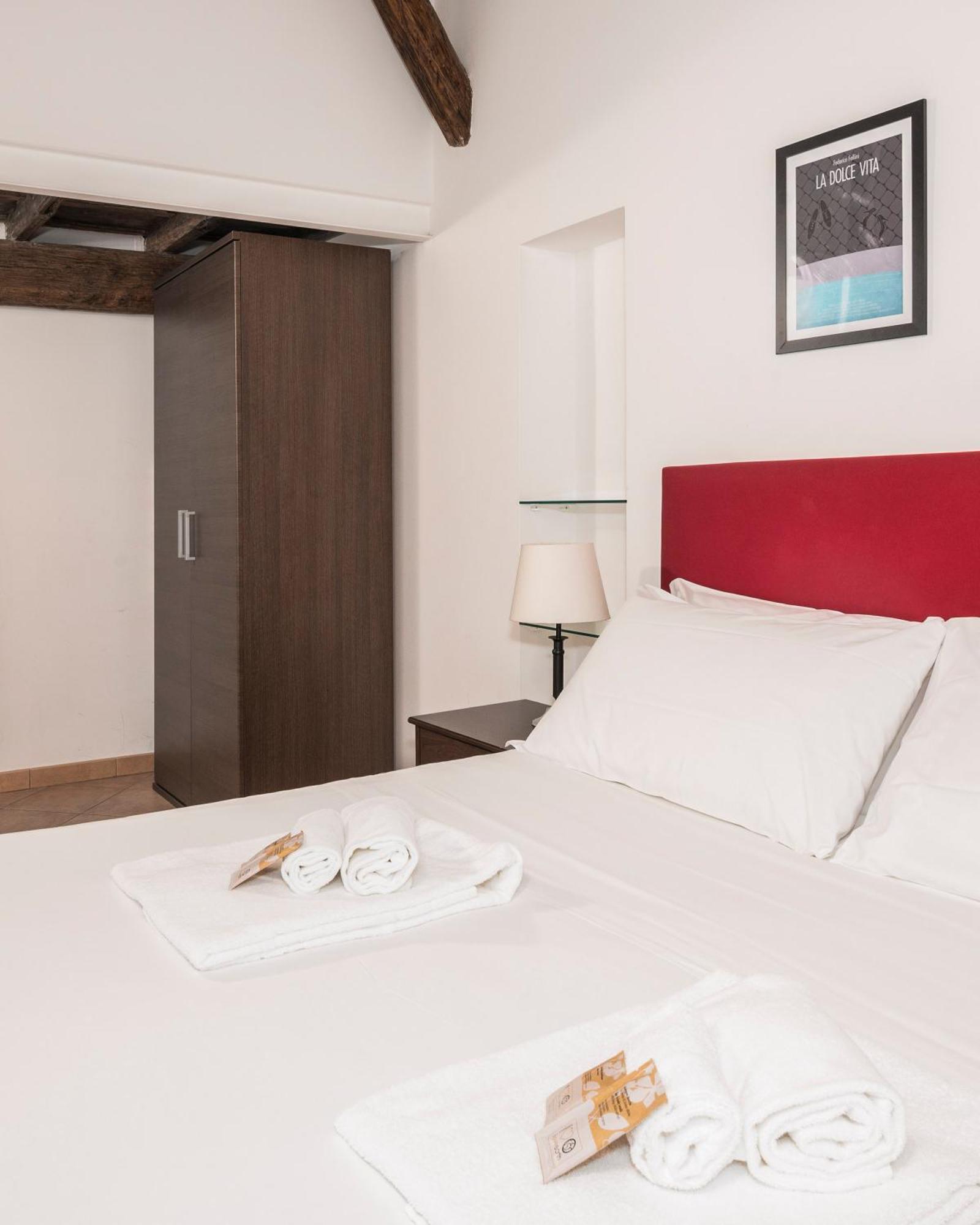 Suites Campo De' Fiori - Zen18-19-20 Roma Exterior foto